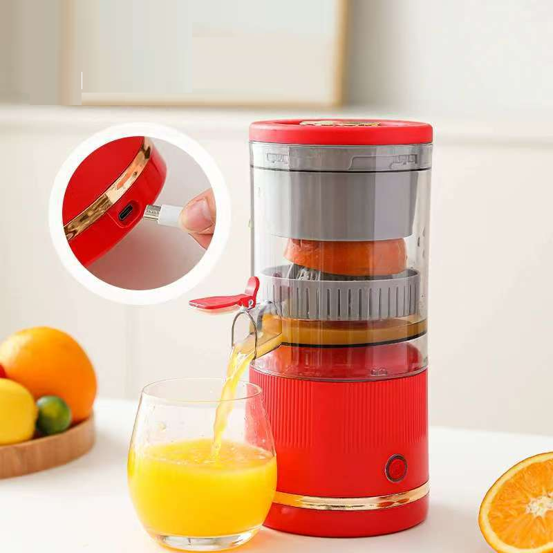Portable citrus juicer with USB and cleaning brush